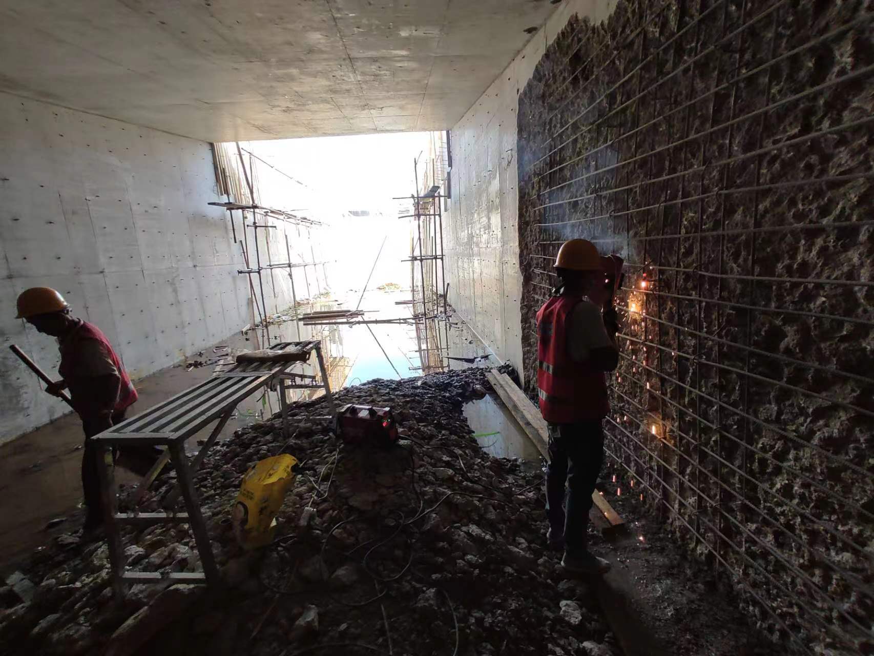 澧县挖断承重墙导致楼体开裂，加固施工方案出炉
